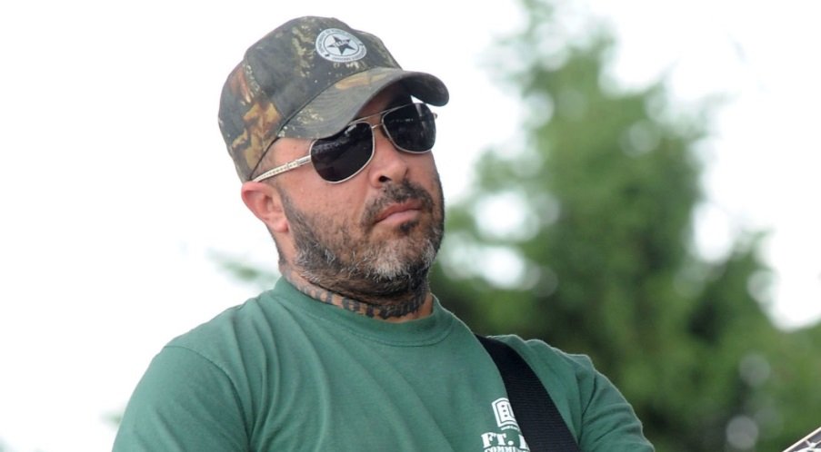 aaron lewis wife
